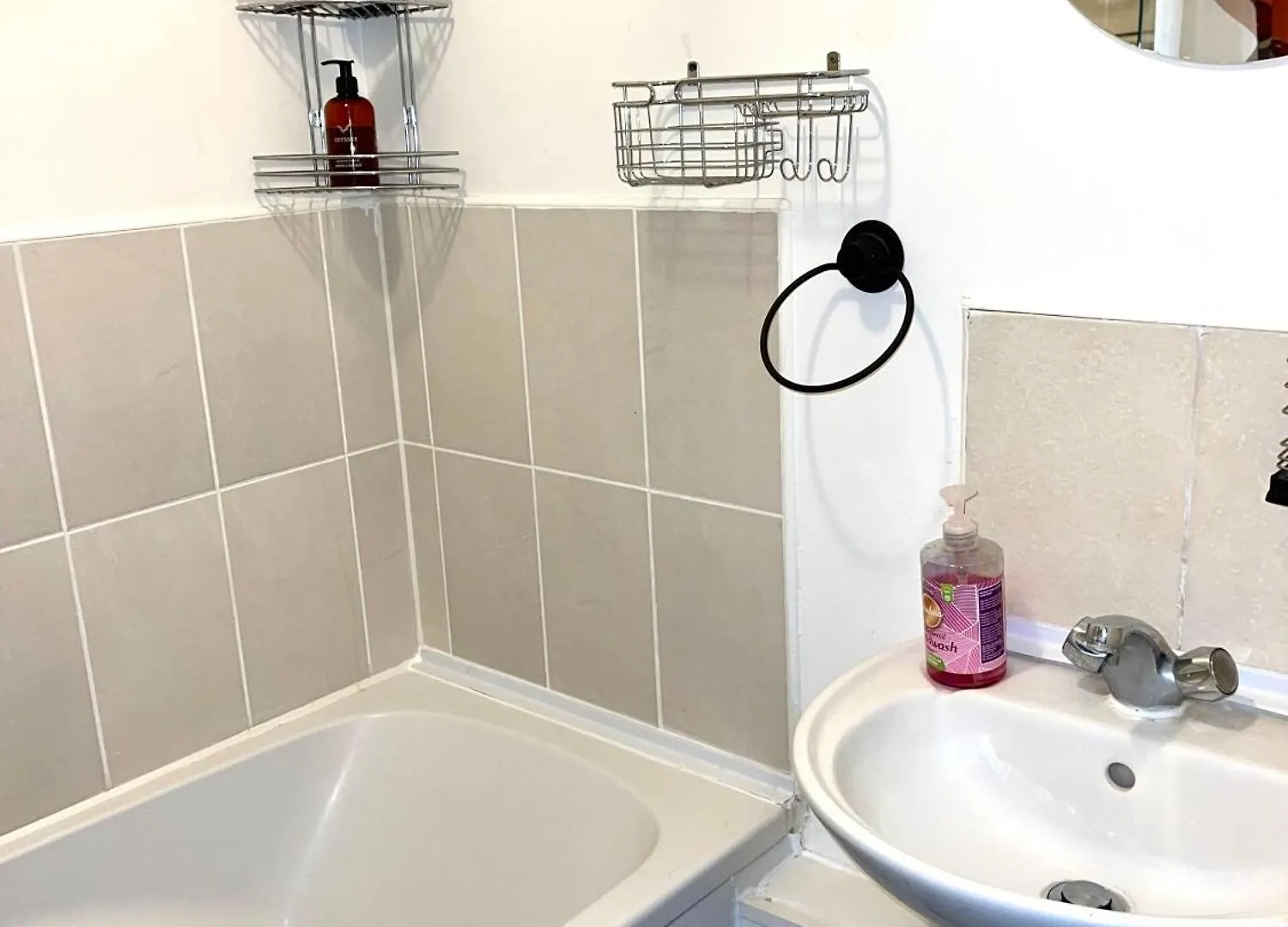 Crescent 1 Bed Apartment Goodmayes