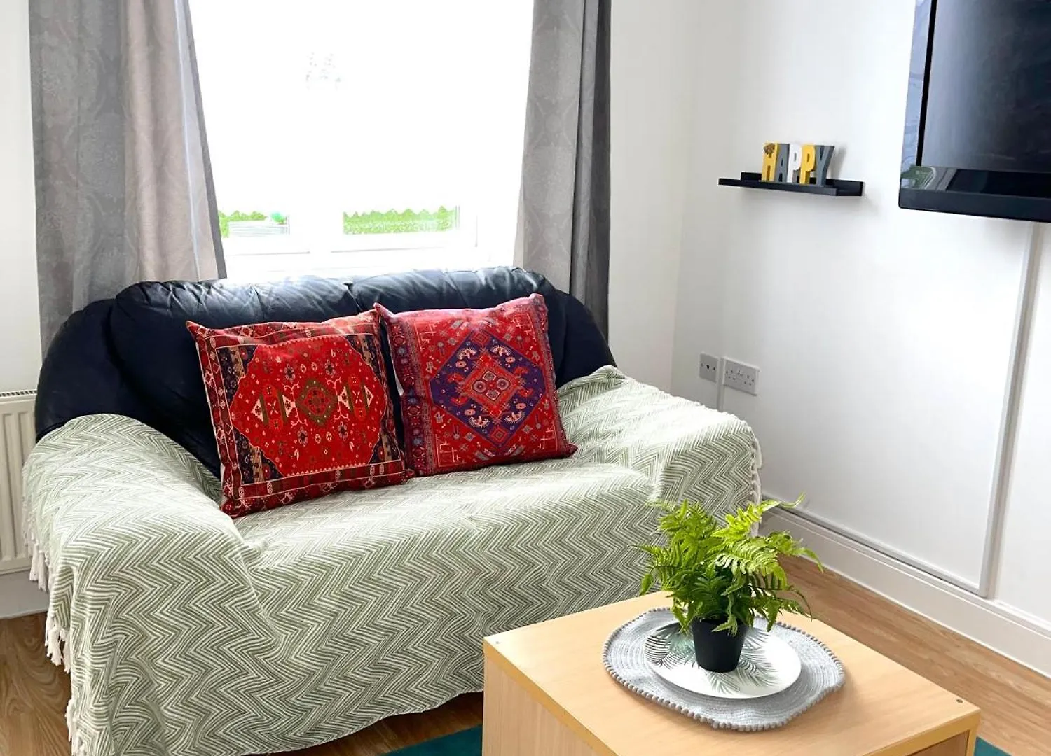 Crescent 1 Bed Apartment Goodmayes 0*,  Storbritannien